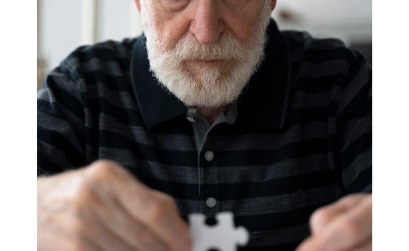 elderly-man-confronting-alzheimer-